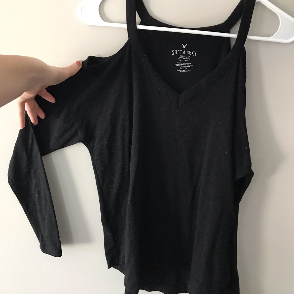 Black shoulder cut out long sleeve top